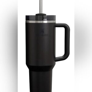Stanley 40 oz Stainless Steel H2.0
FlowState Quencher Tumbler Black 2.0